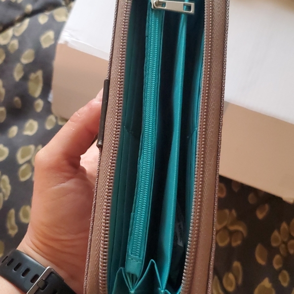 Wallet - Picture 3 of 4